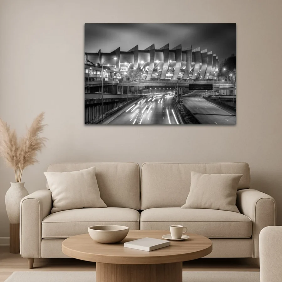 Tableau photo du Parc des Princes en Noir et Blanc au format 80 x 120 cm installé dans un salon moderne