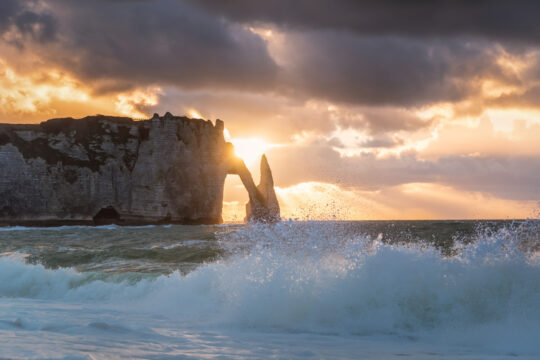 Tableau Paysage Étretat - Coucher de Soleil sur la Falaise d'Aval